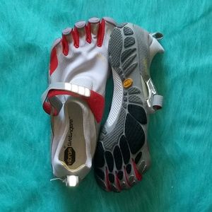 Mens... five finger Running Shoes gently worn